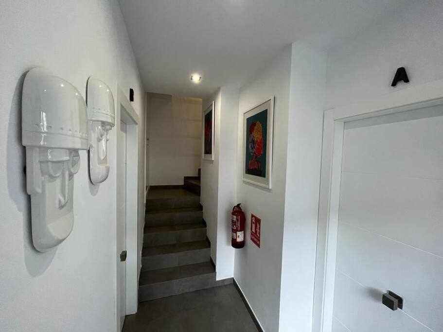 רונדה XX D Apartamentos Morales & Arnal מראה חיצוני תמונה