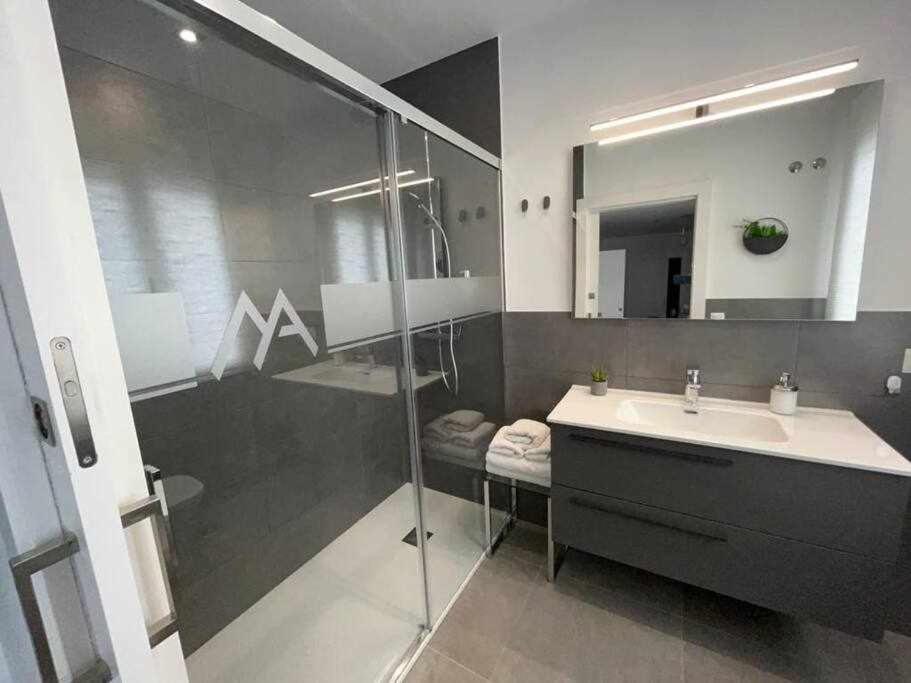רונדה XX D Apartamentos Morales & Arnal מראה חיצוני תמונה