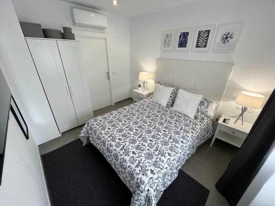 רונדה XX D Apartamentos Morales & Arnal מראה חיצוני תמונה